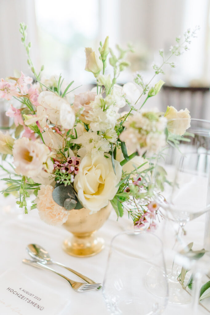 Hochzeitslocation Refugium Hochstrass heiraten, Berge Hochzeit, am Wasser heiraten Niederösterreich, Seehochzeit, Hochzeit am Teich, Refugium Hochstrass heiraten, Traubogen, Hochzeitslocation Wien Umgebung