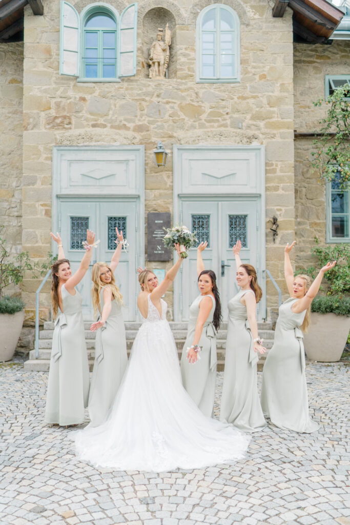 Hochzeitslocation Refugium Hochstrass heiraten, Berge Hochzeit, am Wasser heiraten Niederösterreich, Seehochzeit, Hochzeit am Teich, Refugium Hochstrass heiraten, Traubogen, Hochzeitslocation Wien Umgebung