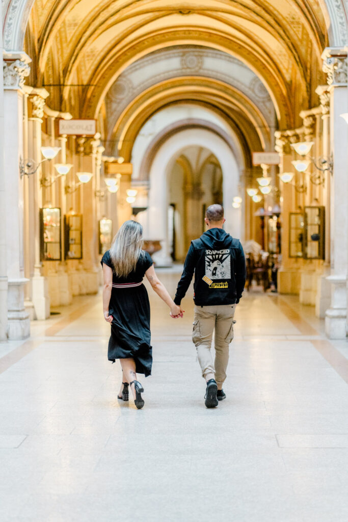 Schwangerschaftsfotos Wien Elegant Innenstadt Paarfotos Babybauchfotos