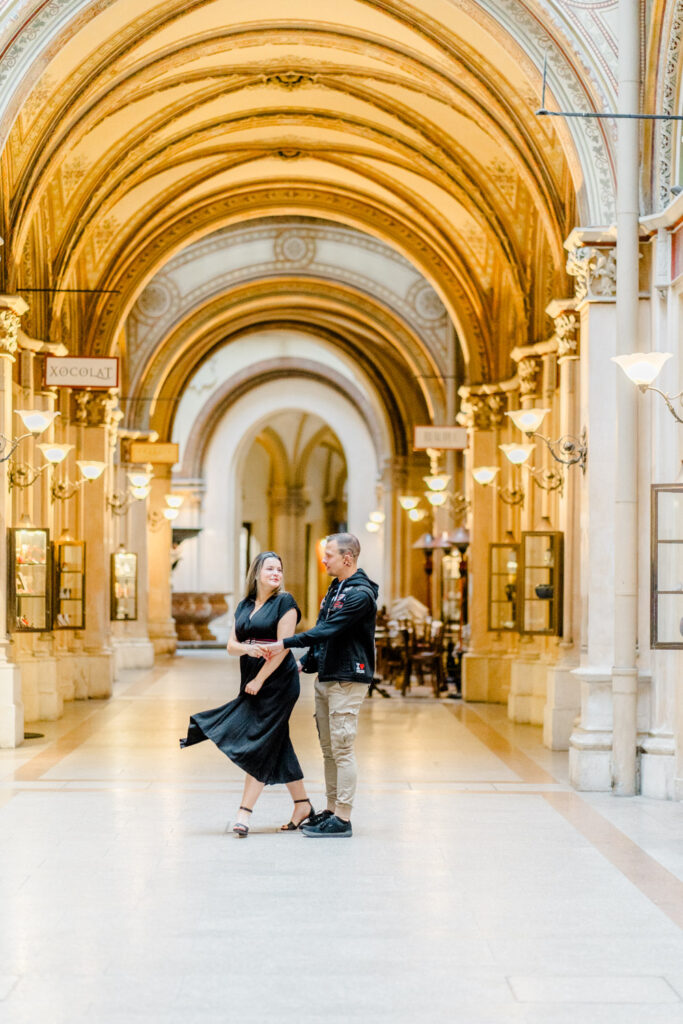 Schwangerschaftsfotos Wien Elegant Innenstadt Paarfotos Babybauchfotos