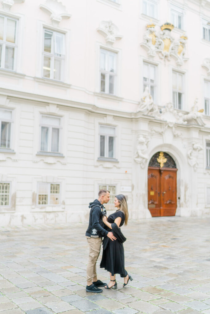 Schwangerschaftsfotos Wien Elegant Innenstadt Paarfotos Babybauchfotos