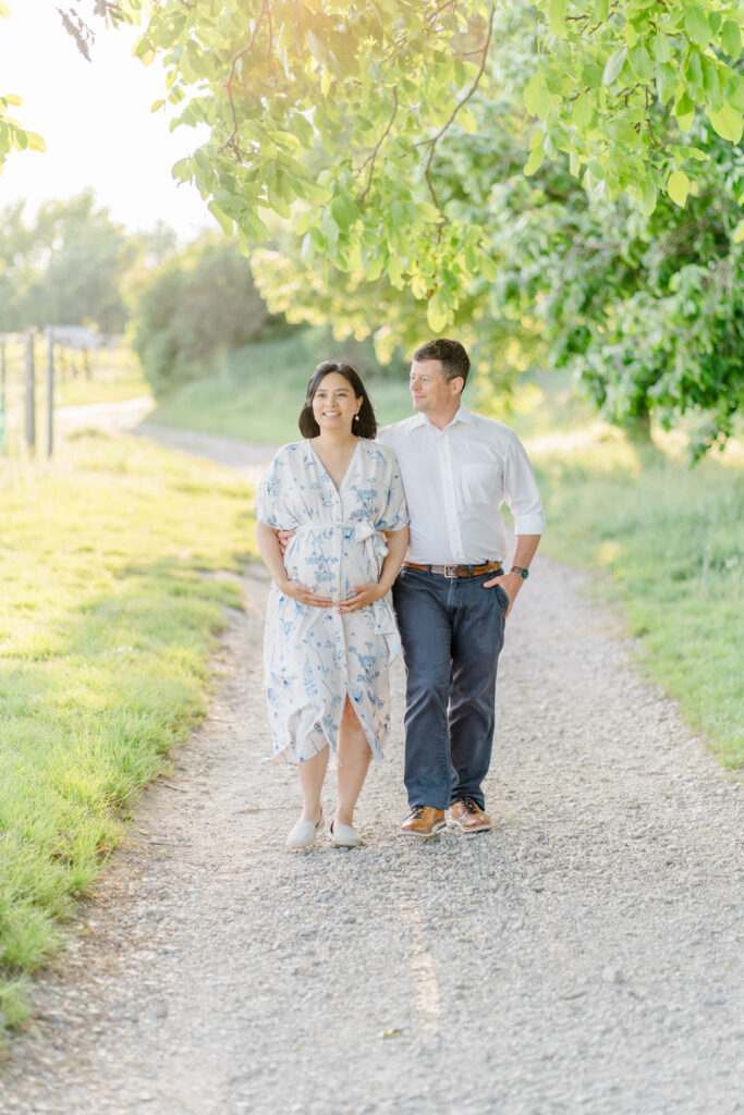 Schwangerschaftsfotos Wien im Grünen elegant