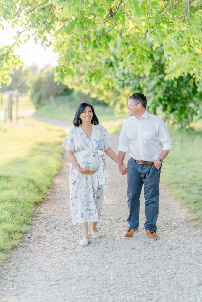 Schwangerschaftsfotos Wien im Grünen elegant