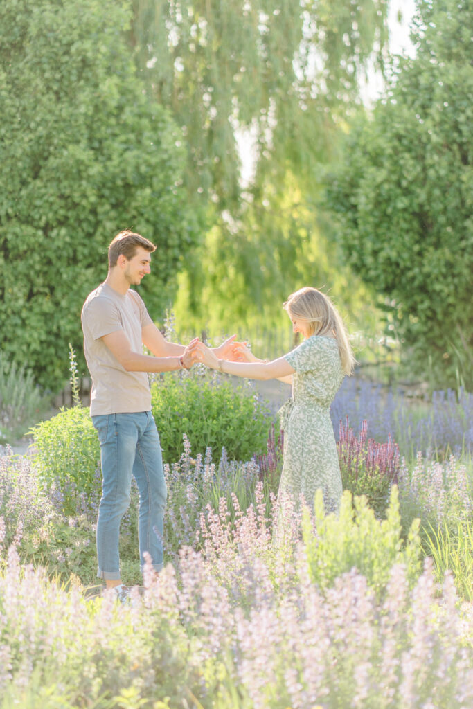 Blumengärten Hirschstetten Paarfotos Donaustadt Fotografin Wien Hochzeit Blumengärten Hirschstetten
