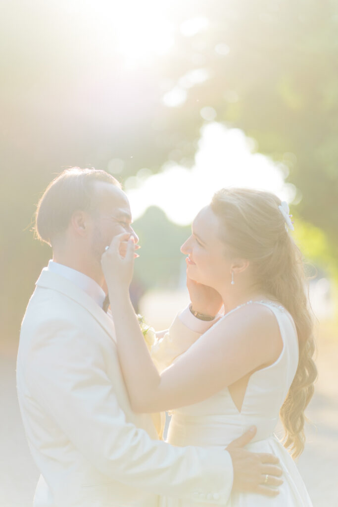Hochzeit Schönbrunn, Schloss Schönbrunn heiraten, Apothekertrakt, Palace Schönbrunn, Spaziergang im Schlosspark und am Schloss mit Brautpaar