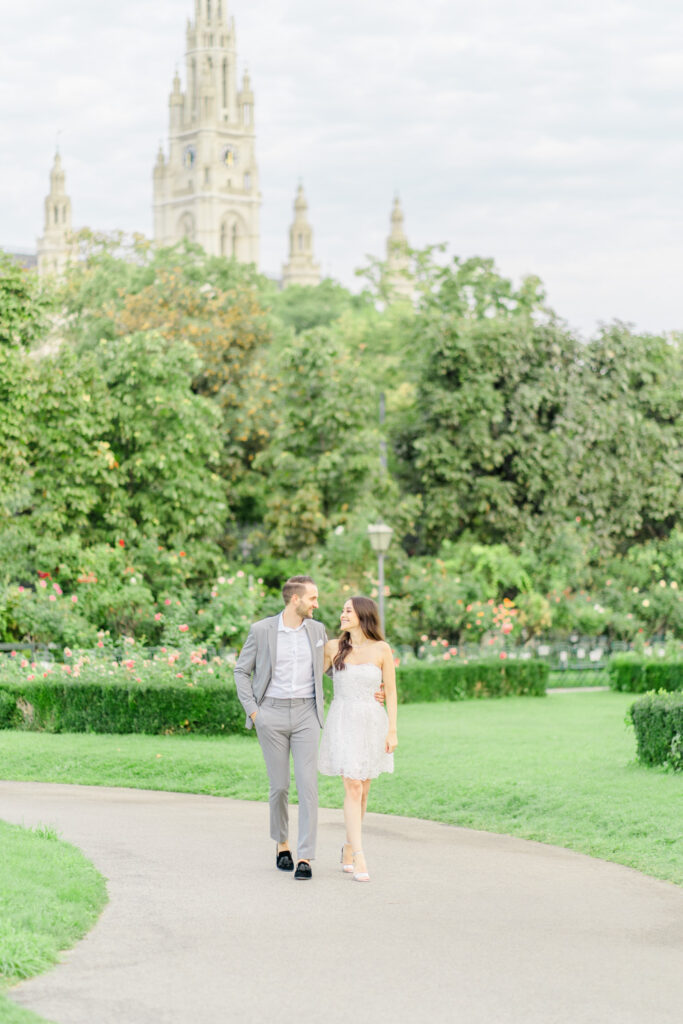 Paarfotos Innenstadt Wien Hochzeit Innenstadt Wien Babybauchfotos Innenstadt Wien Pärchen Spaziergang durch die Innenstadt Wien mit Paarfotografin Fotografin, Hochzeitsfotografin