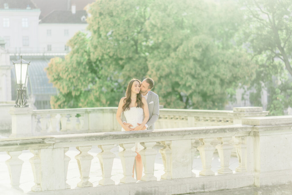 Paarfotos Innenstadt Wien Hochzeit Innenstadt Wien Babybauchfotos Innenstadt Wien Pärchen Spaziergang durch die Innenstadt Wien mit Paarfotografin Fotografin, Hochzeitsfotografin