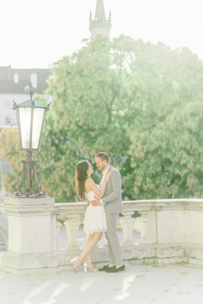 Paarfotos Innenstadt Wien Hochzeit Innenstadt Wien Babybauchfotos Innenstadt Wien Pärchen Spaziergang durch die Innenstadt Wien mit Paarfotografin Fotografin, Hochzeitsfotografin