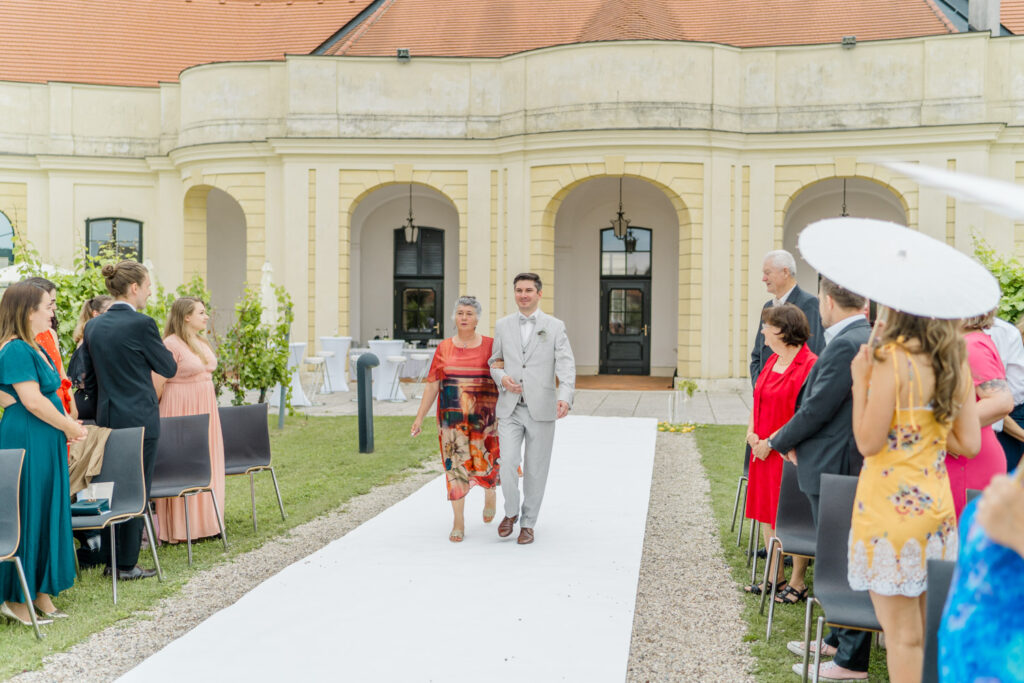 Bräutigameinzug im Park der Orangerie Schloss Schönbrunn