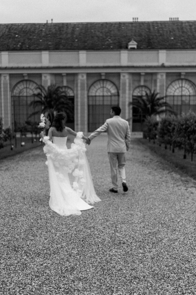 Brautpaarfotos Paarfotos im Park der Orangerie Schloss Schönbrunn