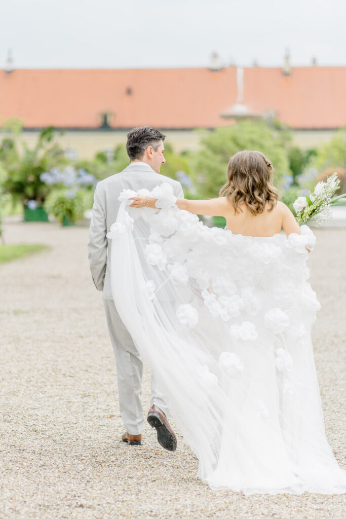 Brautpaarfotos Paarfotos im Park der Orangerie Schloss Schönbrunn